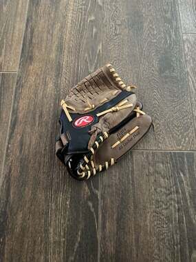 Rawlings Renegade Select RL115B 11.5" Baseball Glove All Leather Shell. SKU 101